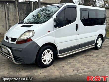 Белый Рено Трафик, объемом двигателя 1.9 л и пробегом 327 тыс. км за 7800 $, фото 1 на Automoto.ua