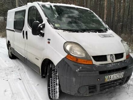 Белый Рено Трафик, объемом двигателя 2.5 л и пробегом 382 тыс. км за 5900 $, фото 1 на Automoto.ua