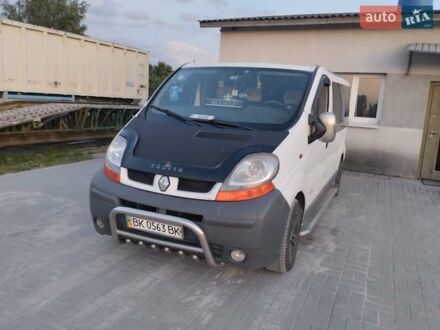Білий Рено Трафік, об'ємом двигуна 1.87 л та пробігом 563 тис. км за 6500 $, фото 1 на Automoto.ua