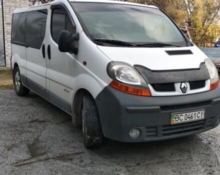 Белый Рено Трафик, объемом двигателя 1.9 л и пробегом 330 тыс. км за 7500 $, фото 1 на Automoto.ua