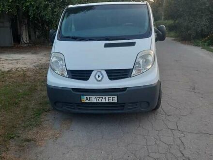 Белый Рено Трафик, объемом двигателя 2 л и пробегом 296 тыс. км за 8000 $, фото 1 на Automoto.ua
