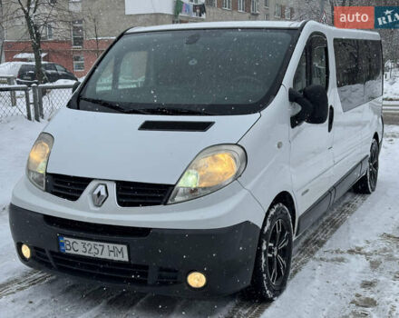 Белый Рено Трафик, объемом двигателя 2.46 л и пробегом 290 тыс. км за 9750 $, фото 1 на Automoto.ua