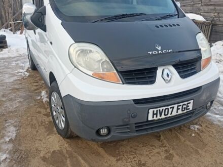 Белый Рено Трафик, объемом двигателя 0 л и пробегом 250 тыс. км за 3100 $, фото 1 на Automoto.ua