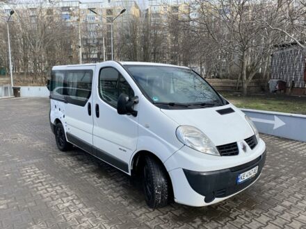 Белый Рено Трафик, объемом двигателя 2.5 л и пробегом 430 тыс. км за 7800 $, фото 1 на Automoto.ua