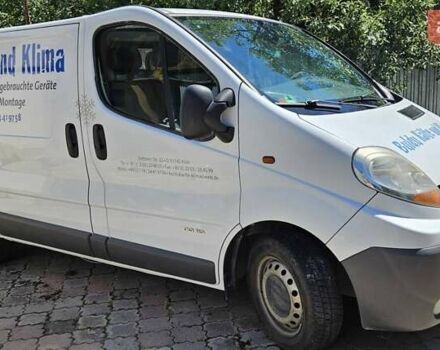 Белый Рено Трафик, объемом двигателя 2 л и пробегом 330 тыс. км за 8000 $, фото 1 на Automoto.ua