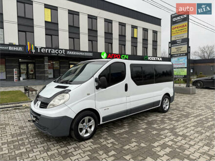Білий Рено Трафік, об'ємом двигуна 2 л та пробігом 385 тис. км за 8500 $, фото 1 на Automoto.ua