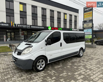 Белый Рено Трафик, объемом двигателя 2 л и пробегом 385 тыс. км за 8500 $, фото 1 на Automoto.ua