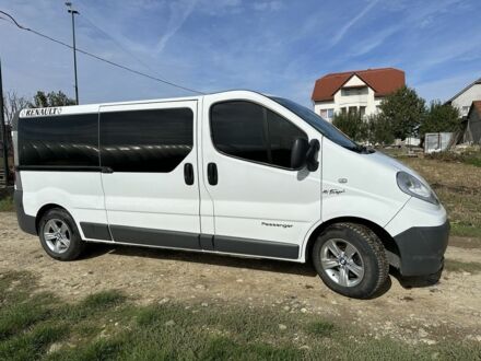 Белый Рено Трафик, объемом двигателя 2 л и пробегом 330 тыс. км за 8700 $, фото 1 на Automoto.ua