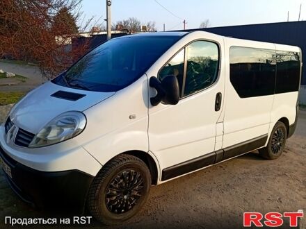 Білий Рено Трафік, об'ємом двигуна 2 л та пробігом 280 тис. км за 8200 $, фото 1 на Automoto.ua