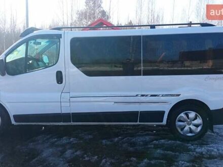 Белый Рено Трафик, объемом двигателя 2 л и пробегом 380 тыс. км за 8600 $, фото 1 на Automoto.ua