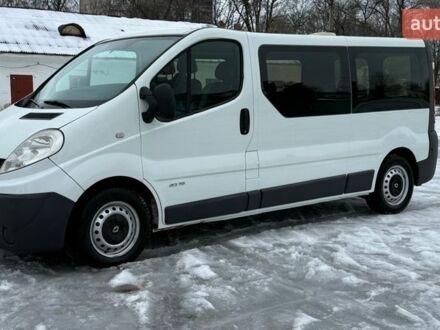 Білий Рено Трафік, об'ємом двигуна 2 л та пробігом 384 тис. км за 9500 $, фото 1 на Automoto.ua