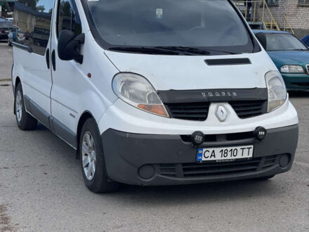 Белый Рено Трафик, объемом двигателя 2.5 л и пробегом 503 тыс. км за 7000 $, фото 1 на Automoto.ua