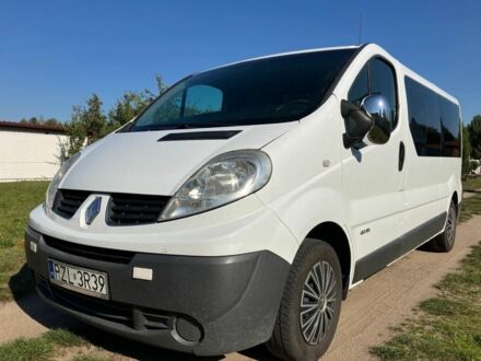 Белый Рено Трафик, объемом двигателя 2 л и пробегом 274 тыс. км за 2996 $, фото 1 на Automoto.ua