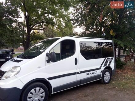 Белый Рено Трафик, объемом двигателя 2 л и пробегом 400 тыс. км за 7300 $, фото 1 на Automoto.ua