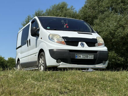 Рено Трафик 2007 в Корце на Automoto.ua Белый Рено Трафик, объемом двигателя 2 л и пробегом 450 тыс. км за 7700 $, фото 1 на Automoto.ua