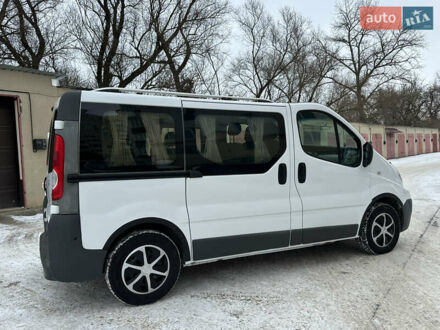 Белый Рено Трафик, объемом двигателя 2 л и пробегом 205 тыс. км за 8900 $, фото 1 на Automoto.ua