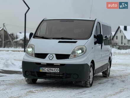 Белый Рено Трафик, объемом двигателя 2 л и пробегом 450 тыс. км за 8000 $, фото 1 на Automoto.ua