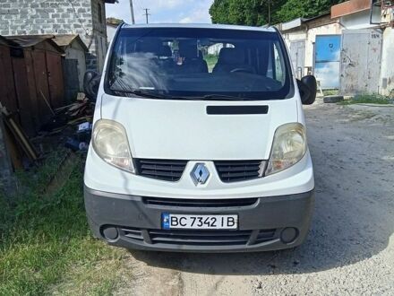 Білий Рено Трафік, об'ємом двигуна 2 л та пробігом 290 тис. км за 8200 $, фото 1 на Automoto.ua
