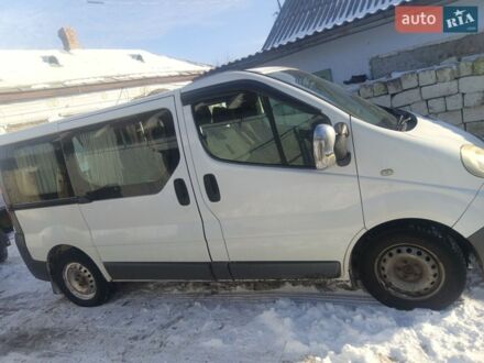 Білий Рено Трафік, об'ємом двигуна 2 л та пробігом 372 тис. км за 9000 $, фото 1 на Automoto.ua