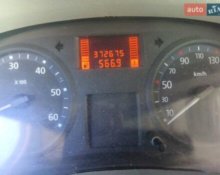 Белый Рено Трафик, объемом двигателя 2 л и пробегом 372 тыс. км за 9000 $, фото 1 на Automoto.ua