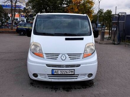 Белый Рено Трафик, объемом двигателя 2.5 л и пробегом 25500 тыс. км за 9800 $, фото 1 на Automoto.ua