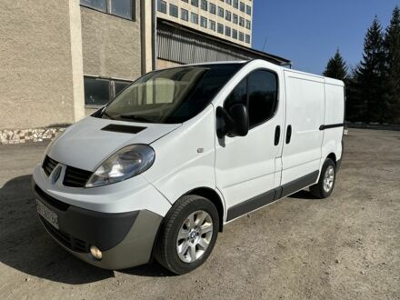 Белый Рено Трафик, объемом двигателя 2 л и пробегом 230 тыс. км за 5250 $, фото 1 на Automoto.ua