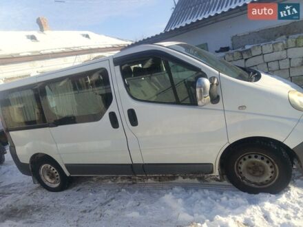 Белый Рено Трафик, объемом двигателя 2 л и пробегом 372 тыс. км за 9000 $, фото 1 на Automoto.ua