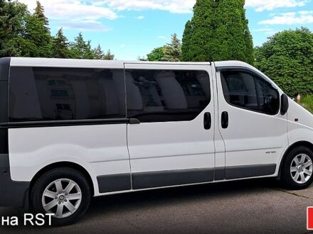 Белый Рено Трафик, объемом двигателя 2 л и пробегом 270 тыс. км за 9300 $, фото 1 на Automoto.ua