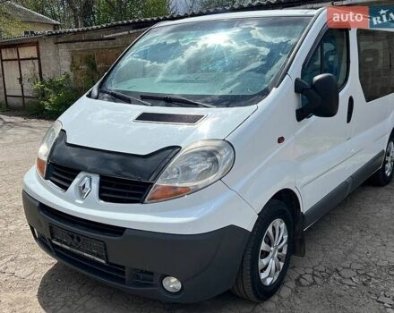 Белый Рено Трафик, объемом двигателя 2 л и пробегом 250 тыс. км за 8800 $, фото 1 на Automoto.ua