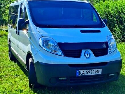 Білий Рено Трафік, об'ємом двигуна 2 л та пробігом 470 тис. км за 8400 $, фото 1 на Automoto.ua