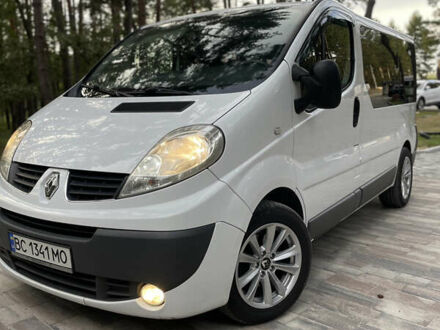 Белый Рено Трафик, объемом двигателя 2 л и пробегом 277 тыс. км за 10500 $, фото 1 на Automoto.ua