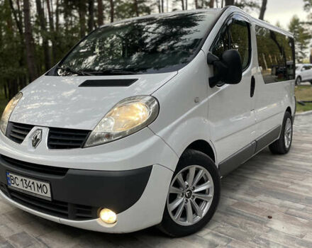 Белый Рено Трафик, объемом двигателя 2 л и пробегом 277 тыс. км за 10500 $, фото 1 на Automoto.ua