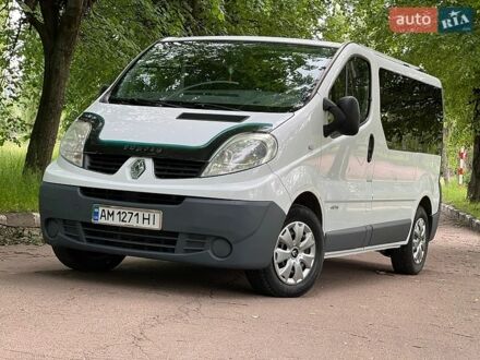 Белый Рено Трафик, объемом двигателя 2 л и пробегом 300 тыс. км за 8900 $, фото 1 на Automoto.ua