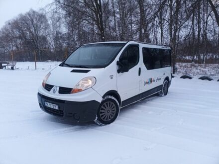 Белый Рено Трафик, объемом двигателя 2 л и пробегом 404 тыс. км за 7400 $, фото 1 на Automoto.ua