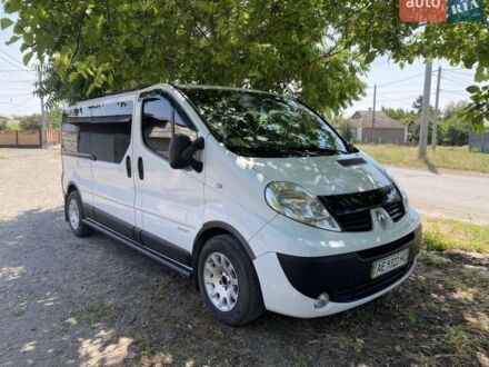 Белый Рено Трафик, объемом двигателя 2 л и пробегом 240 тыс. км за 12000 $, фото 1 на Automoto.ua