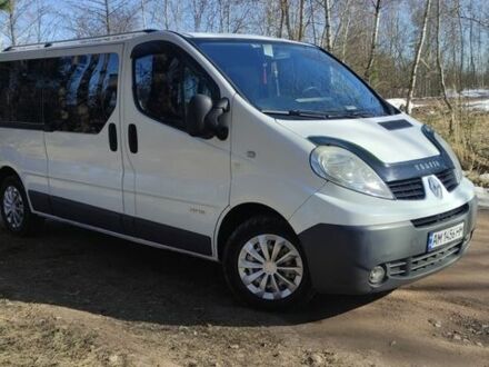 Белый Рено Трафик, объемом двигателя 2 л и пробегом 248 тыс. км за 9200 $, фото 1 на Automoto.ua