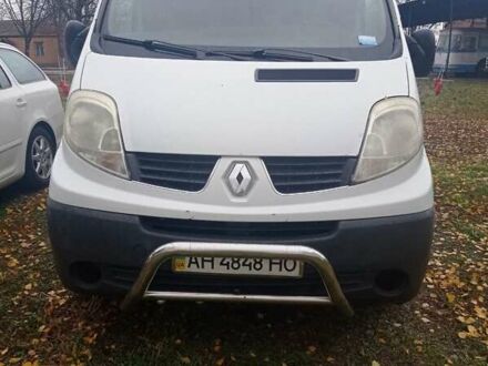 Белый Рено Трафик, объемом двигателя 2 л и пробегом 260 тыс. км за 8100 $, фото 1 на Automoto.ua