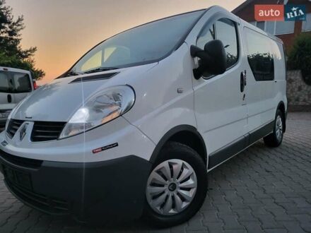 Белый Рено Трафик, объемом двигателя 2 л и пробегом 276 тыс. км за 8500 $, фото 1 на Automoto.ua