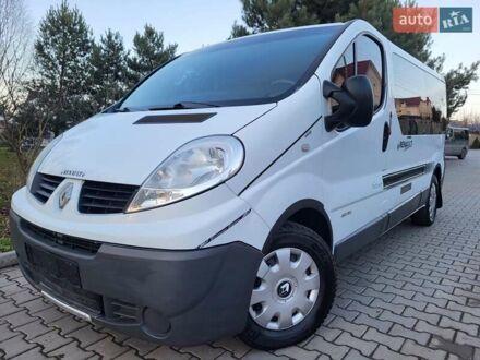 Белый Рено Трафик, объемом двигателя 2 л и пробегом 267 тыс. км за 9600 $, фото 1 на Automoto.ua