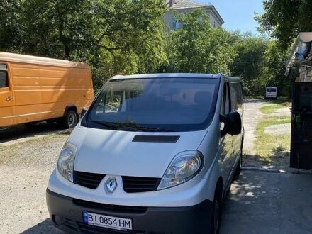 Білий Рено Трафік, об'ємом двигуна 2 л та пробігом 225 тис. км за 6500 $, фото 1 на Automoto.ua