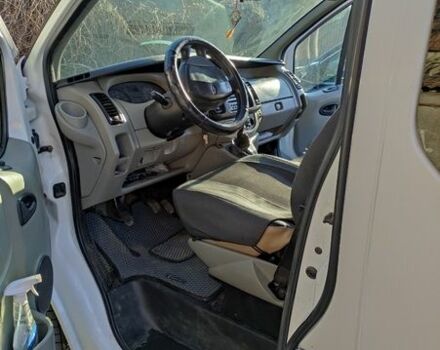 Білий Рено Трафік, об'ємом двигуна 2 л та пробігом 305 тис. км за 7700 $, фото 1 на Automoto.ua