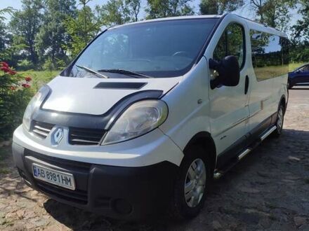 Белый Рено Трафик, объемом двигателя 2 л и пробегом 385 тыс. км за 11500 $, фото 1 на Automoto.ua