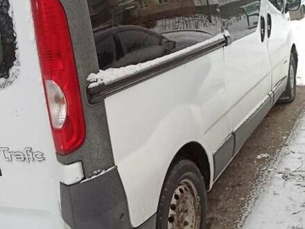 Белый Рено Трафик, объемом двигателя 2 л и пробегом 263 тыс. км за 8200 $, фото 1 на Automoto.ua