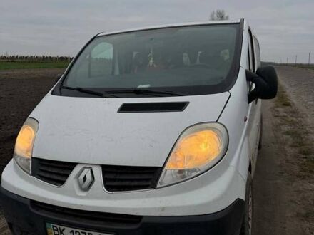Білий Рено Трафік, об'ємом двигуна 2 л та пробігом 253 тис. км за 8900 $, фото 1 на Automoto.ua