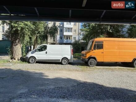 Белый Рено Трафик, объемом двигателя 2 л и пробегом 225 тыс. км за 6800 $, фото 1 на Automoto.ua