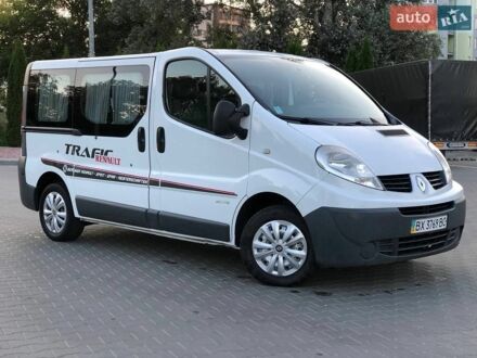 Белый Рено Трафик, объемом двигателя 2 л и пробегом 205 тыс. км за 8300 $, фото 1 на Automoto.ua