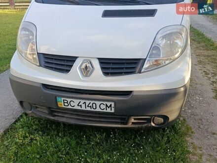Белый Рено Трафик, объемом двигателя 0 л и пробегом 303 тыс. км за 8900 $, фото 1 на Automoto.ua
