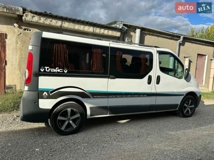 Белый Рено Трафик, объемом двигателя 2 л и пробегом 270 тыс. км за 9700 $, фото 1 на Automoto.ua