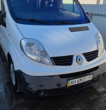 Белый Рено Трафик, объемом двигателя 2 л и пробегом 222 тыс. км за 10700 $, фото 1 на Automoto.ua