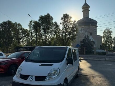 Белый Рено Трафик, объемом двигателя 2 л и пробегом 279 тыс. км за 7800 $, фото 1 на Automoto.ua